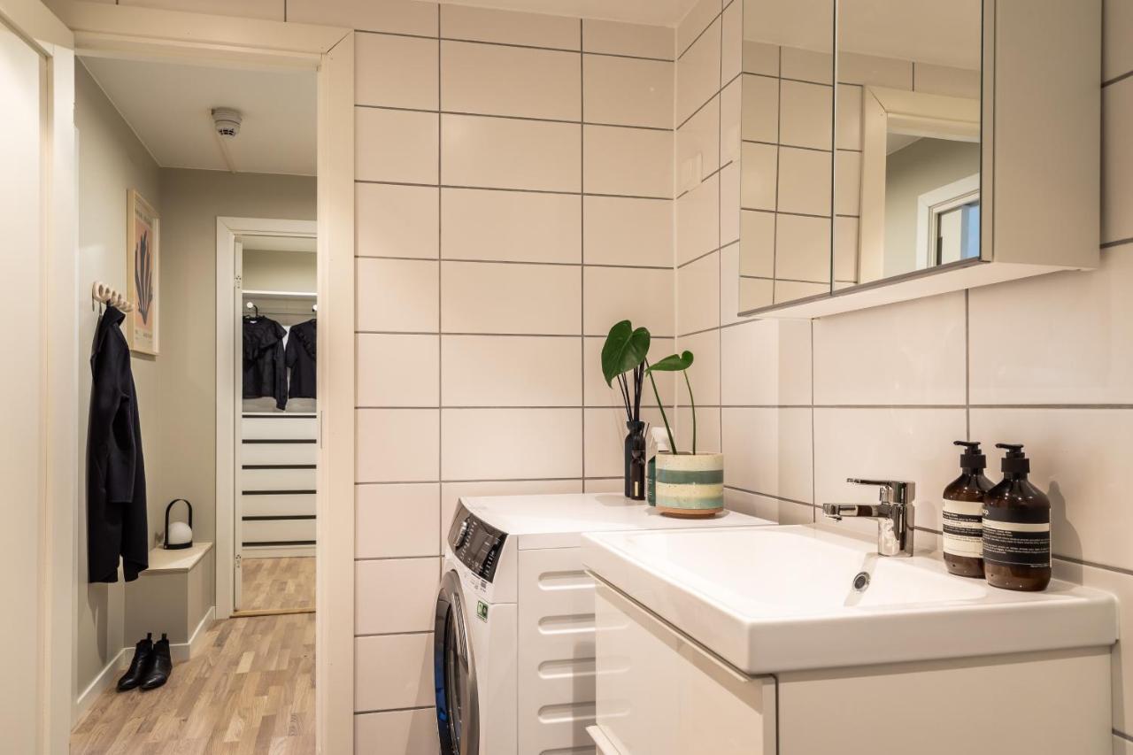 Scandinavian Apartment With 2 Bedrooms And Terrasse - Close To Storo Storsenter And All Public Transport Oslo Esterno foto